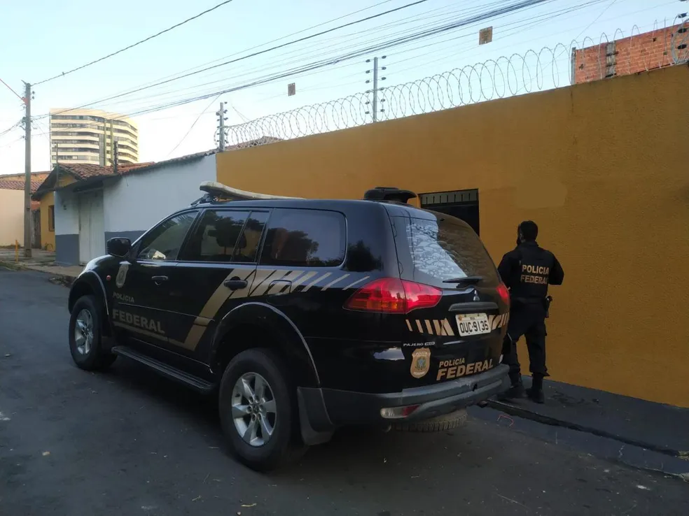 PF prende suspeitos de cobrar até R$ 500 mil por falsos registros e diplomas de medicina