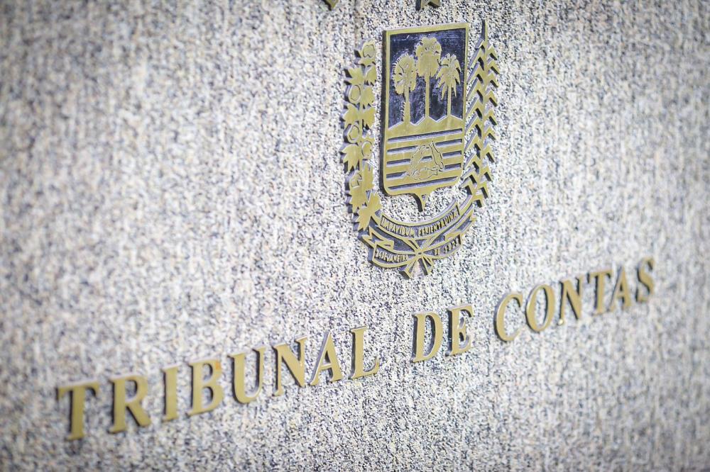 TCE-PI bloqueia as contas de duas prefeituras e uma câmara