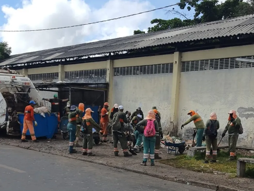 Consórcio Teresina Ambiental retoma atividades de coleta de lixo em Teresina — Foto: Saad Sul
