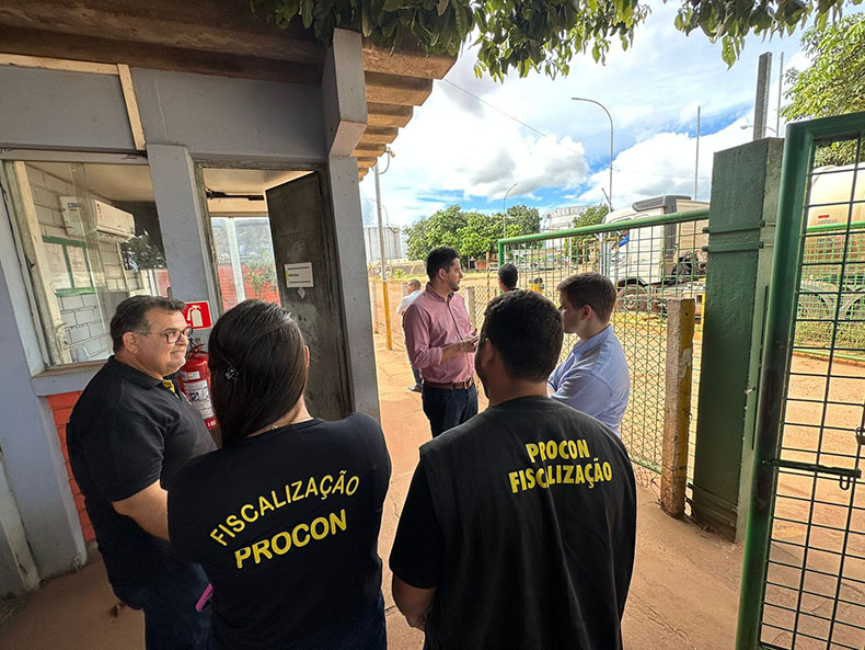 Distribuidoras são autuadas por não baixar preço de combustíveis