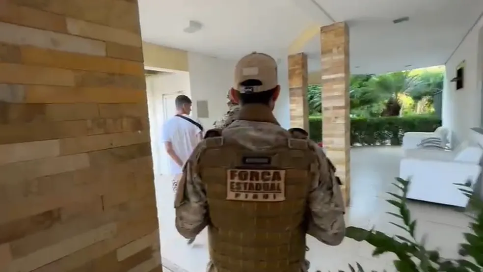 Polícia prende suspeitos de aplicar golpes contra restaurante de comida oriental