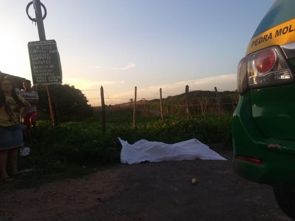 Vendedor ambulante é morto com tiro no órgão genital em Teresina