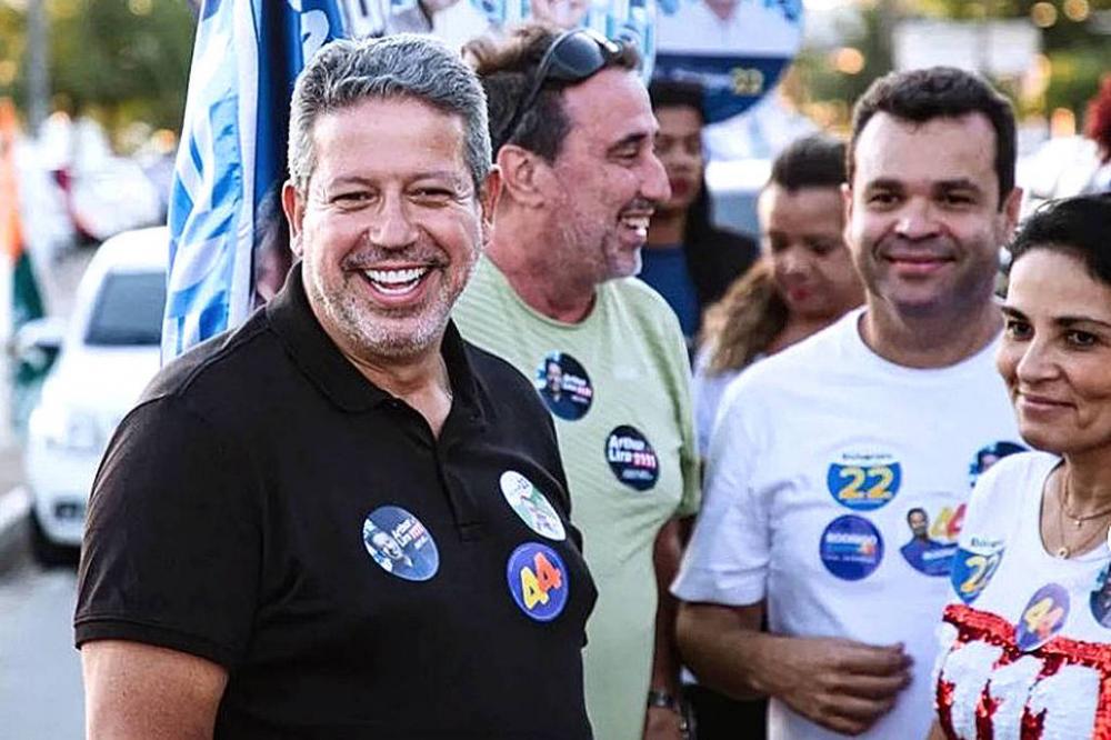 PF flagra suposta entrega de dinheiro a motorista de assessor de Lira