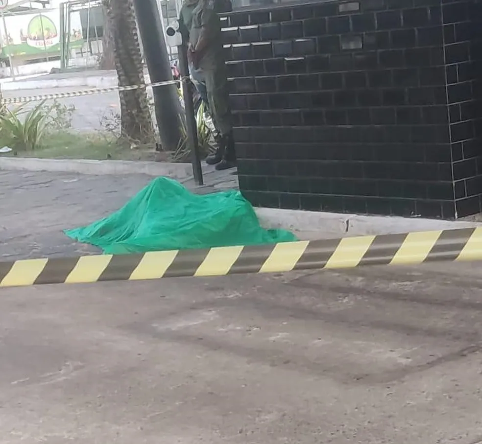 Morador de rua é encontrado morto em frente à Ceasa