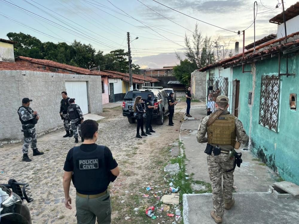 Operação cumpre 43 mandados contra facções no litoral com apoio do CE e MA