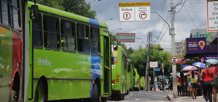 Valor da passagem de ônibus em Teresina é reajustado para R$ 4,00 e R$ 1,35