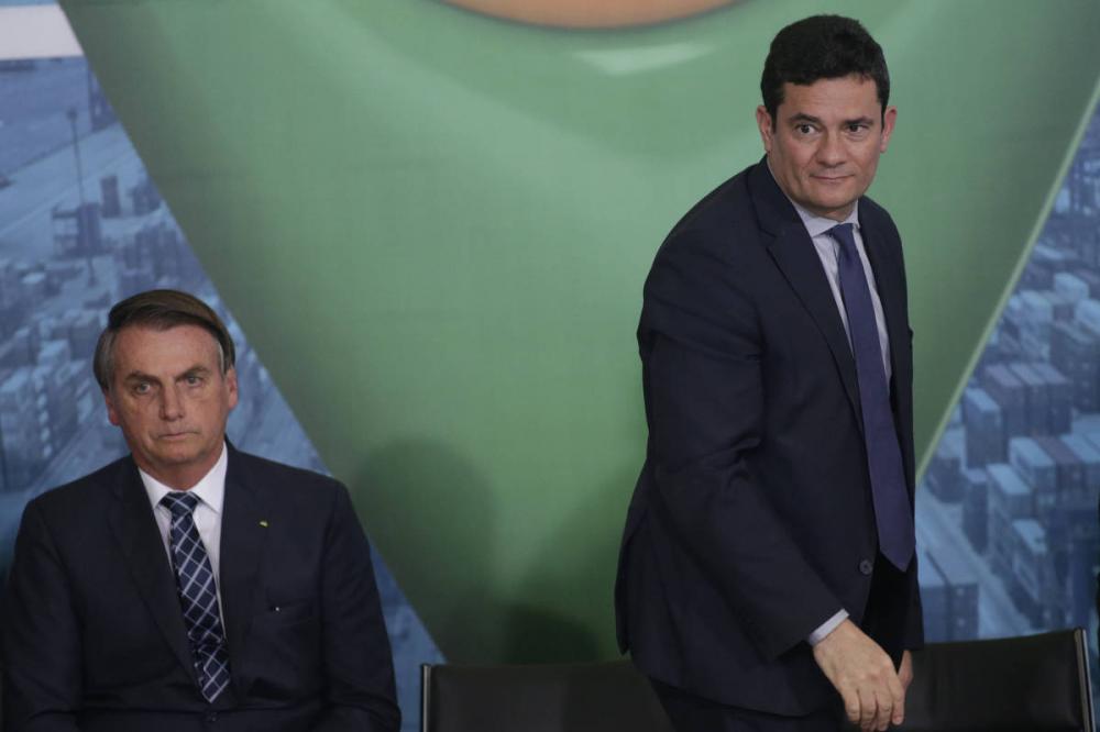 Bolsonaro volta a sinalizar que pode indicar Moro para vaga no STF