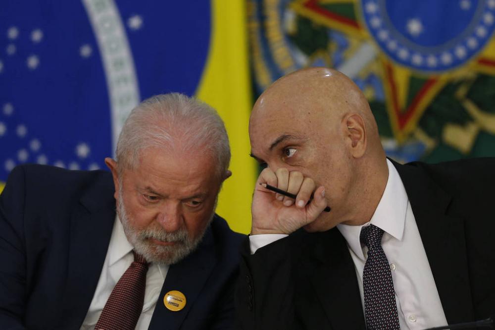 Alexandre de Moraes elogia Dino para Lula e alavanca ministro para STF