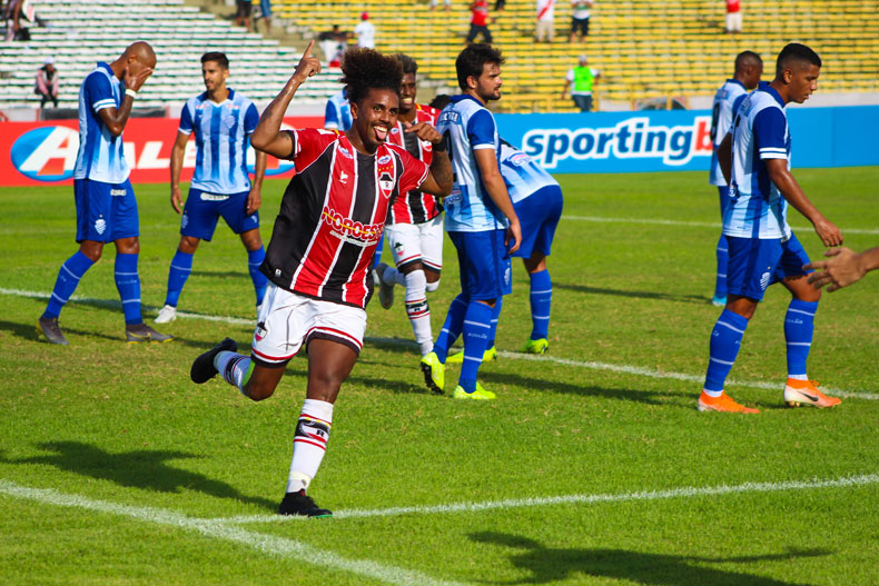  Luccas Brasil comemora vitória e primeiro gol no River: 