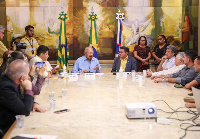 Dr. Pessoa lança programa de pré-vestibular gratuito com 500 vagas