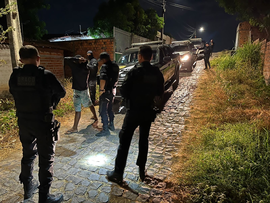 DRACO deflagra operação e prende suspeito de queimar ônibus em Teresina