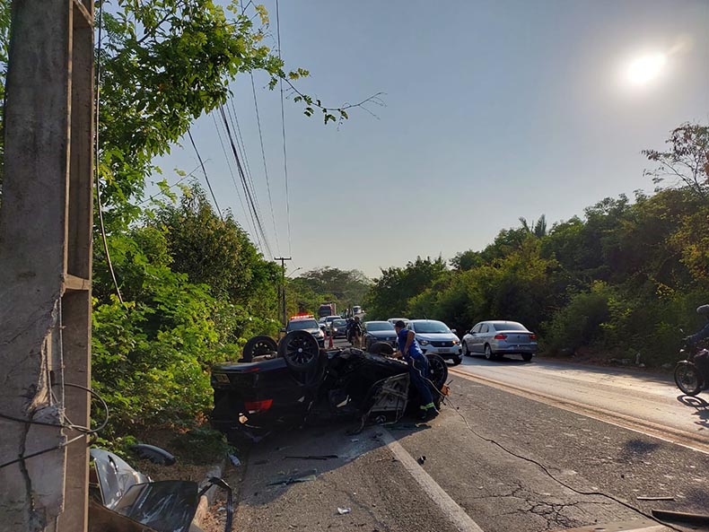 Grave acidente entre carro e motocicleta deixa um morto na BR-343 em Teresina