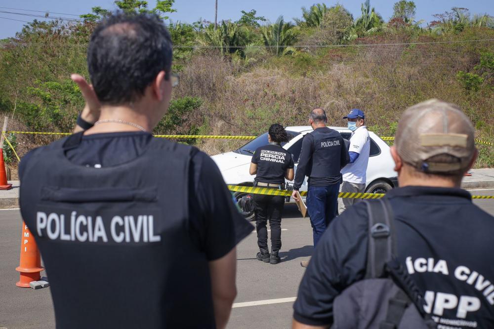 Corpo é encontrado dentro de carro na Estrada da Alegria em Teresina