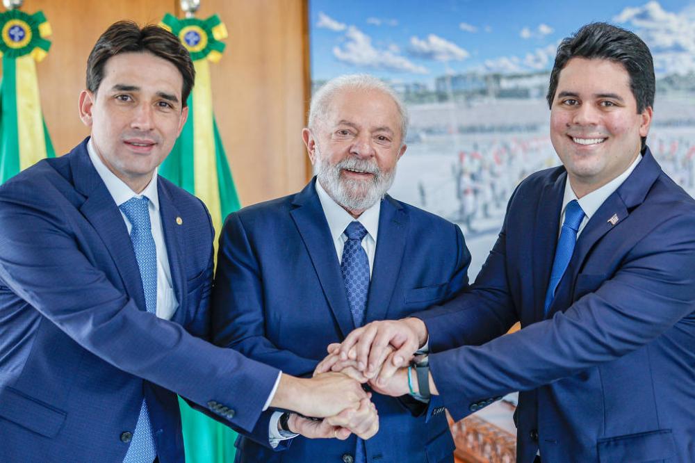 Silvio Costa Filho, Lula e André Fufuca reunidos nesta quarta-feira (13) no Palácio do Planalto - Ricardo Stuckert/Divulgação Presidência