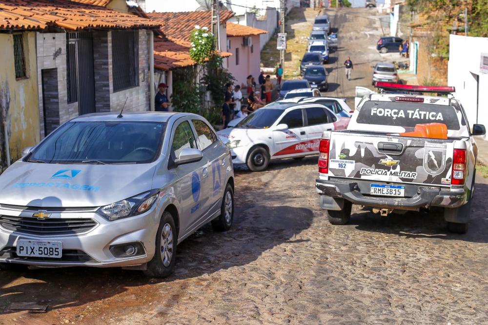 Criminosos atiram contra equipe de reportagem da TV Antena 10