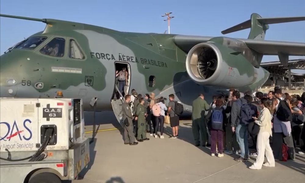 Repatriação gratuita do Brasil é mais decente do que a dos EUA