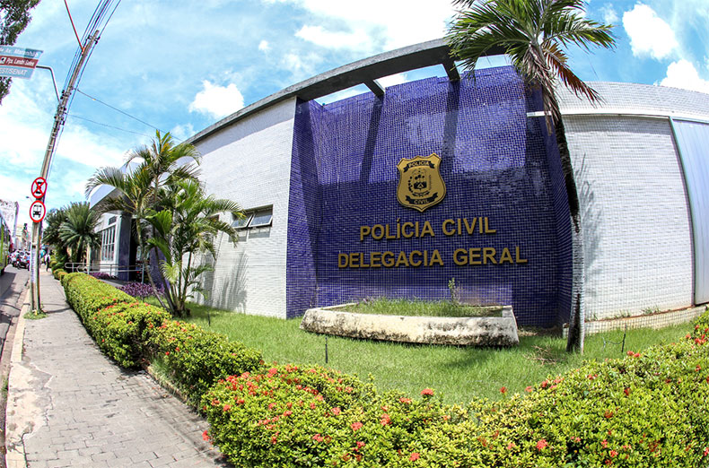 Policial civil é suspenso após cobrar R$ 400 para devolver celular roubado