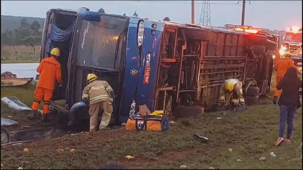Dois piauienses estão entre os mortos em acidente com ônibus no DF
