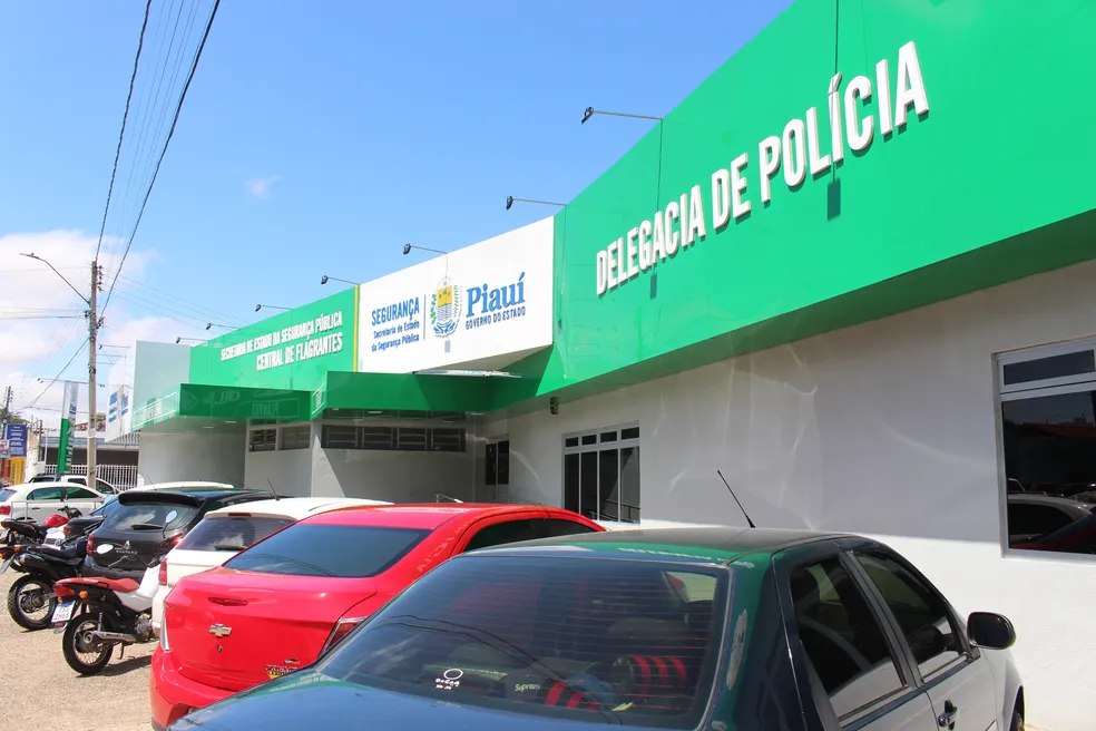 Homem é morto a facadas durante briga por empréstimo de moto em Teresina