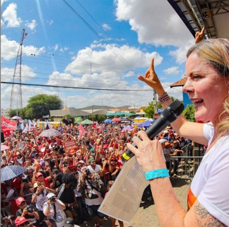  Gleisi Hoffmann nega que PT autorizou alianças com PSDB e DEM 