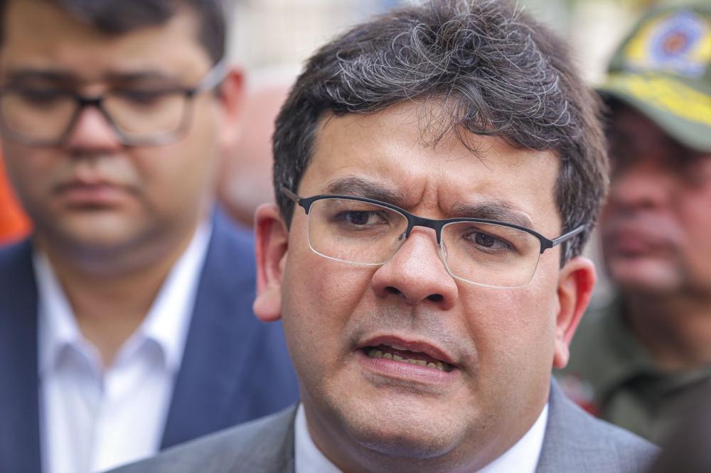 Rafael Fonteles abre crédito de R$ 100 milhões para a Educação