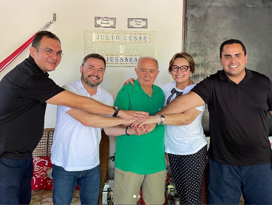 Fábio Novo ao lado de líderes do PSD