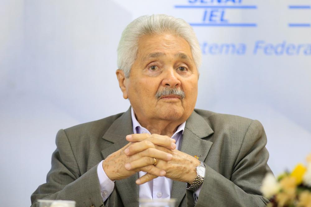 Senador Elmano Férrer desmente ida para o Partido Liberal