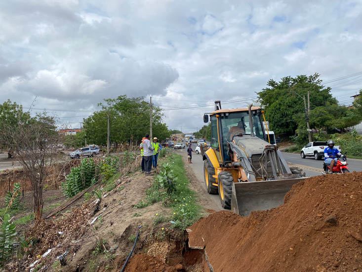 Dnit inicia reparo na alça da Ponte do Tancredo Neves após erosão