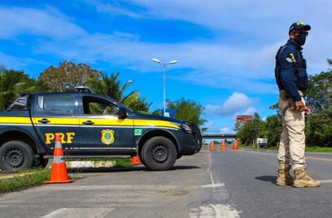Colisão envolvendo carro e moto deixa dois gravemente feridos na BR-316