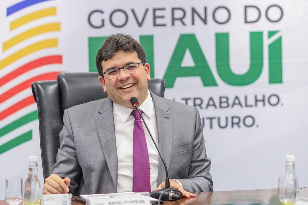 Rafael Fonteles anuncia reajuste salarial dos professores acima da inflação