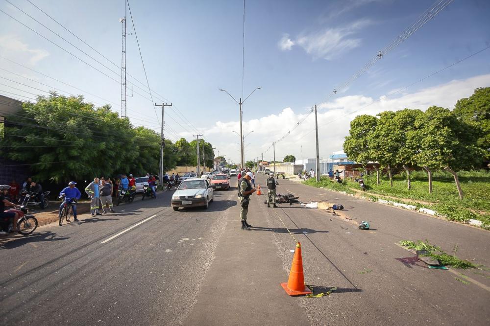 Acidente aconteceu na Av. Nicanor Barreto | @ Lucas Dias