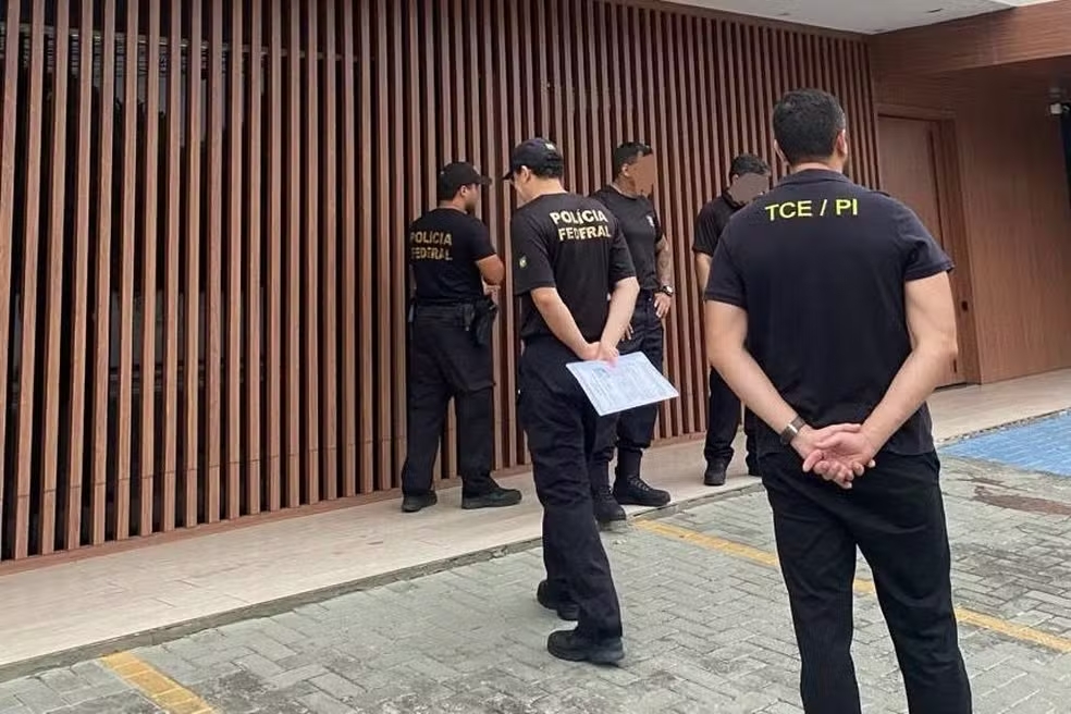 PF cumpre mandados contra desvio de recursos federais destinados à educação