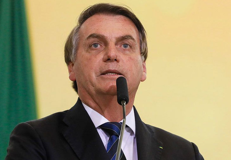 Bolsonaro é alvo de operação da PF e tem 24 horas para entregar passaporte