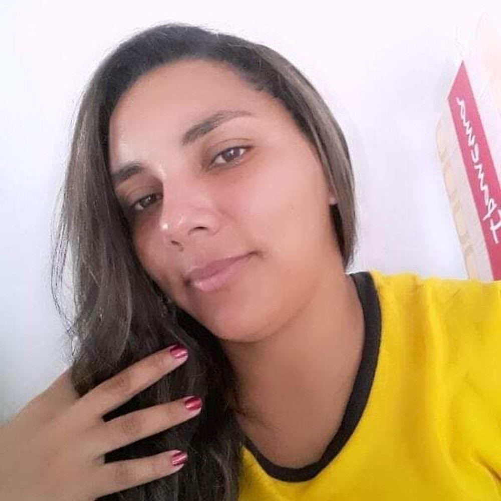 Jogadora de futebol morre após marido colidir moto contra vaca na PI-113