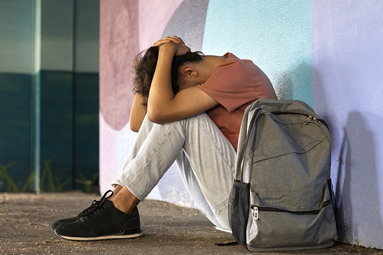 Crise dos 30 anos aflige jovens com pressão por estabilidade e sucesso