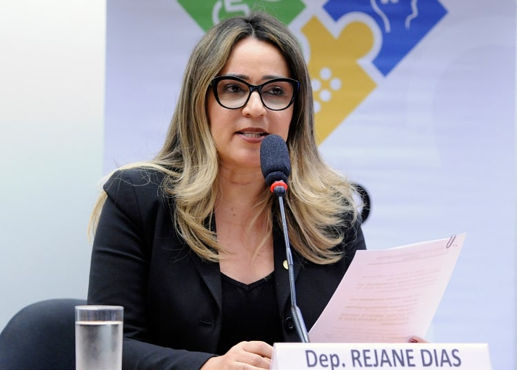 Rejane Dias quer tornar combate à pobreza em dever do Estado