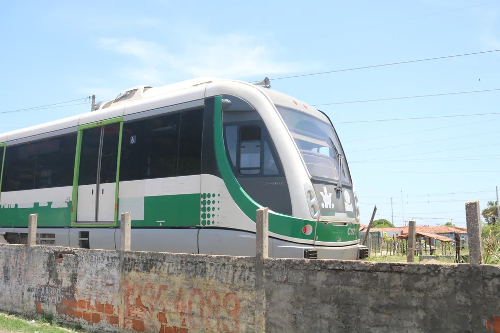 Governador assina ordem de serviço para ampliação do metrô de Teresina