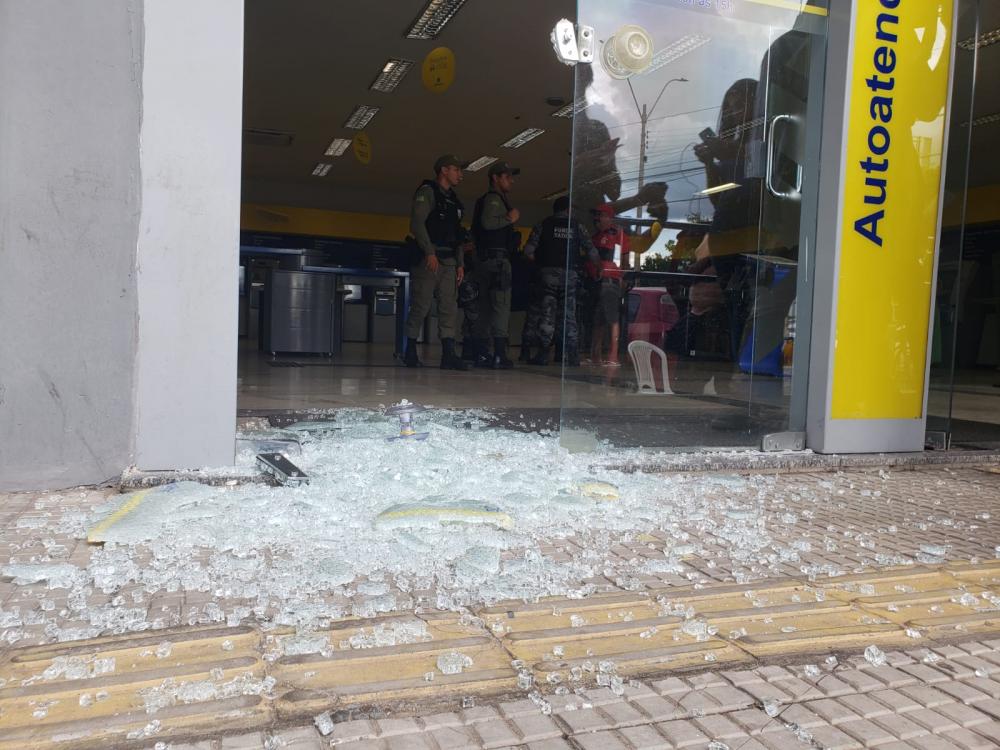 Suspeitos de participar do assalto em frente ao Banco do Brasil são presos