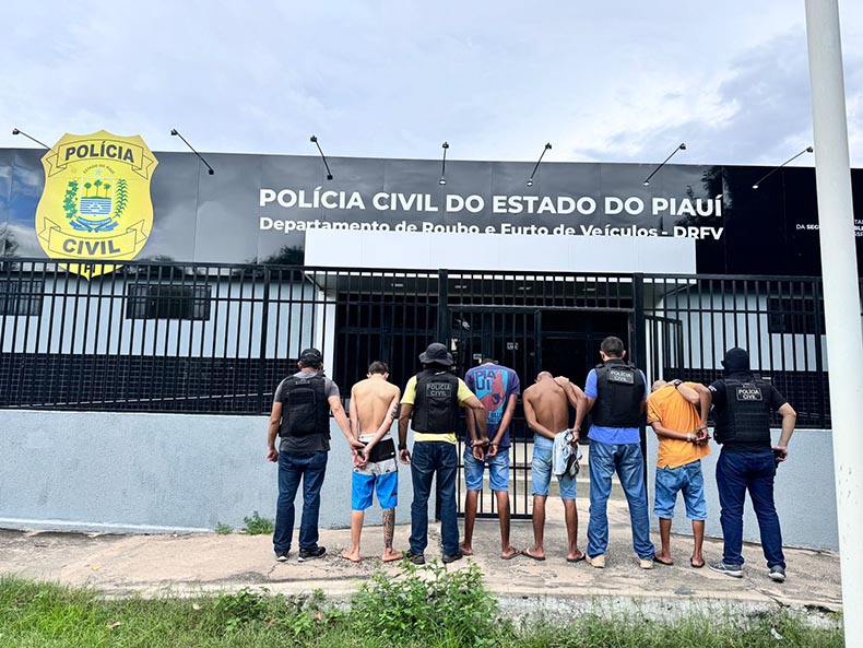 Procurado pela polícia por roubo de 15 veículos é preso em Teresina
