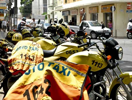 Strans define pontos de táxi e mototáxi durante o Corso