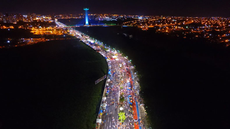 Público anima Corso de Teresina e chega a 100 mil participantes, confirma PM
