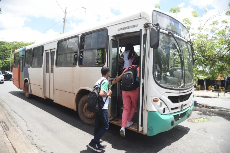 Estudantes passarão a pagar meia-passagem no transporte intermunicipal para Teresina