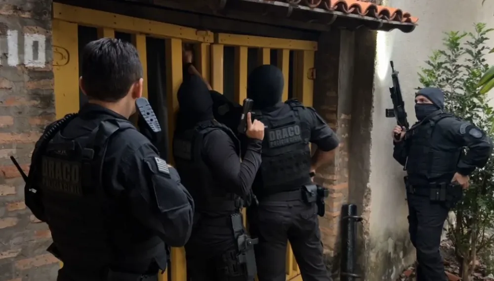 Sargento da Polícia Militar é preso durante operação do DRACO
