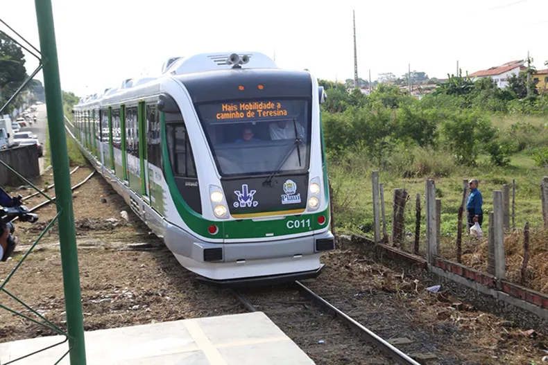 Governo quer empréstimo de R$ 100 milhões para comprar novos veículos para metrô