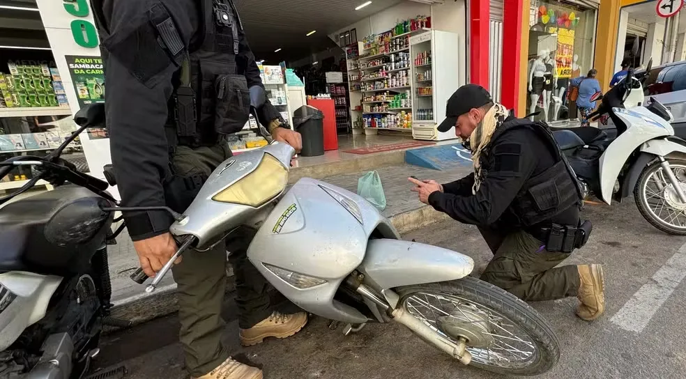 Polícia apreende cerca de 50 veículos em lojas que vendiam peças roubadas