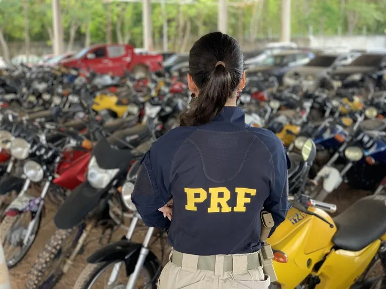 PRF realiza leilão de mais de 600 veículos retidos no Piauí