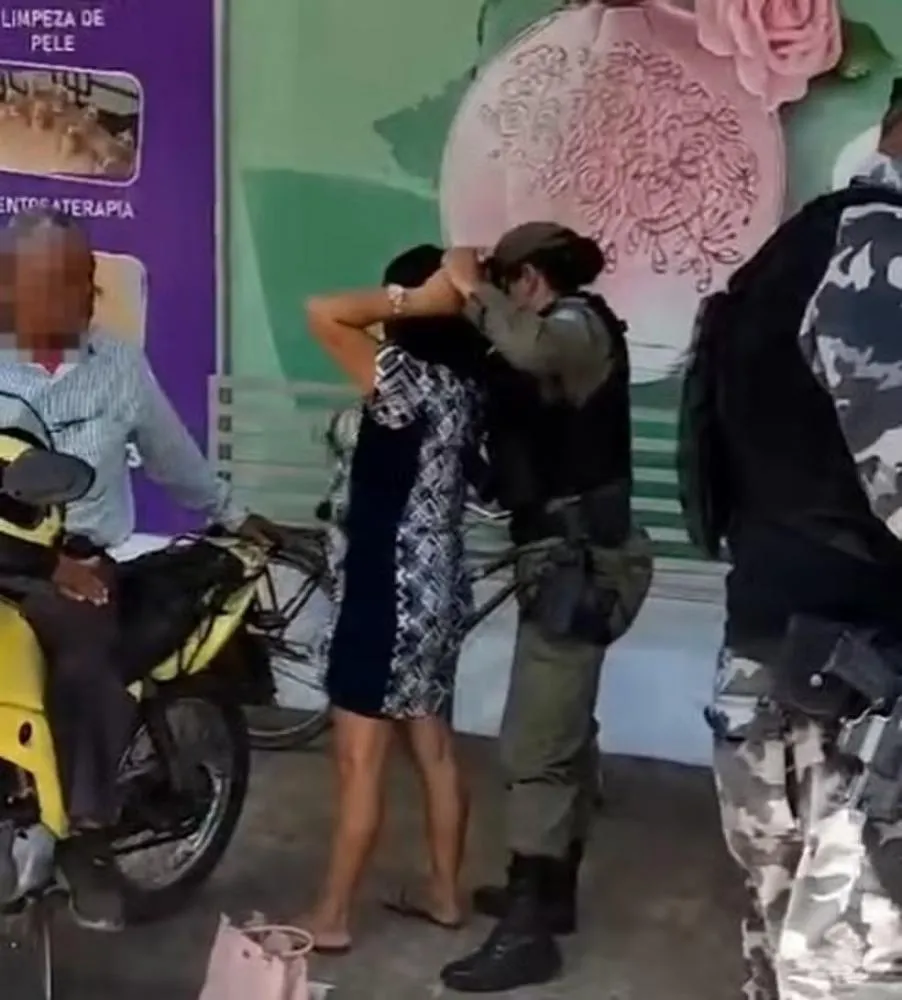 Mulher é presa ao tentar fazer empréstimo usando documentos falsificados, em Teresina