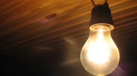 Governo pretende anunciar medidas para baixar conta de luz até setembro