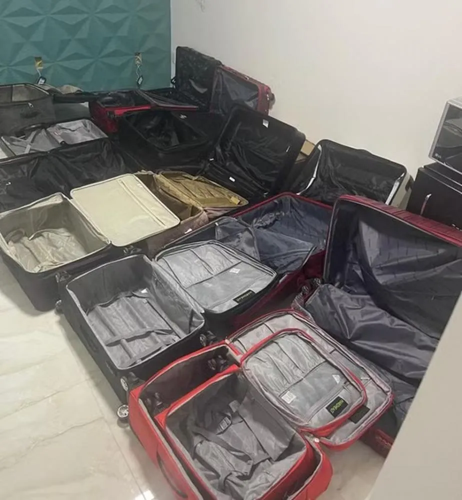 PF cumpre mandados em Teresina durante operação contra grupo de contrabando de produtos eletrônicos — Foto: Divulgação/PF