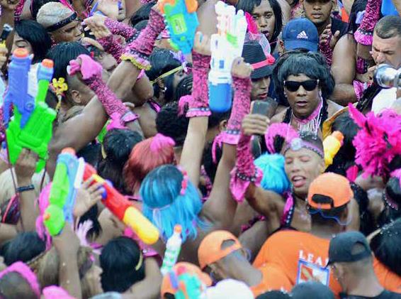 Cinco itens que não podem faltar nesta festa de Carnaval